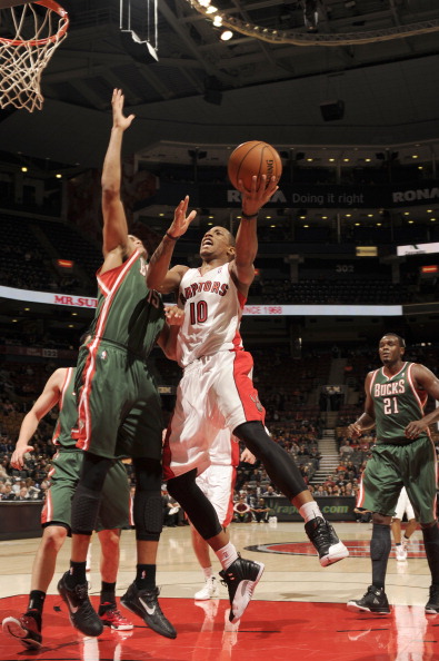 雄鹿逆转魔术，德罗赞关键制胜