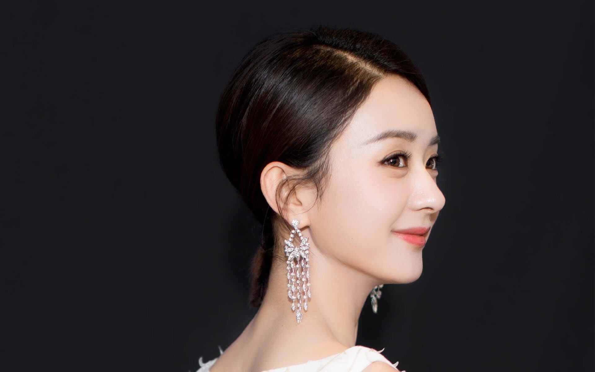 西亚卡姆统治全场无可争议，国王淘汰黄蜂强势晋级