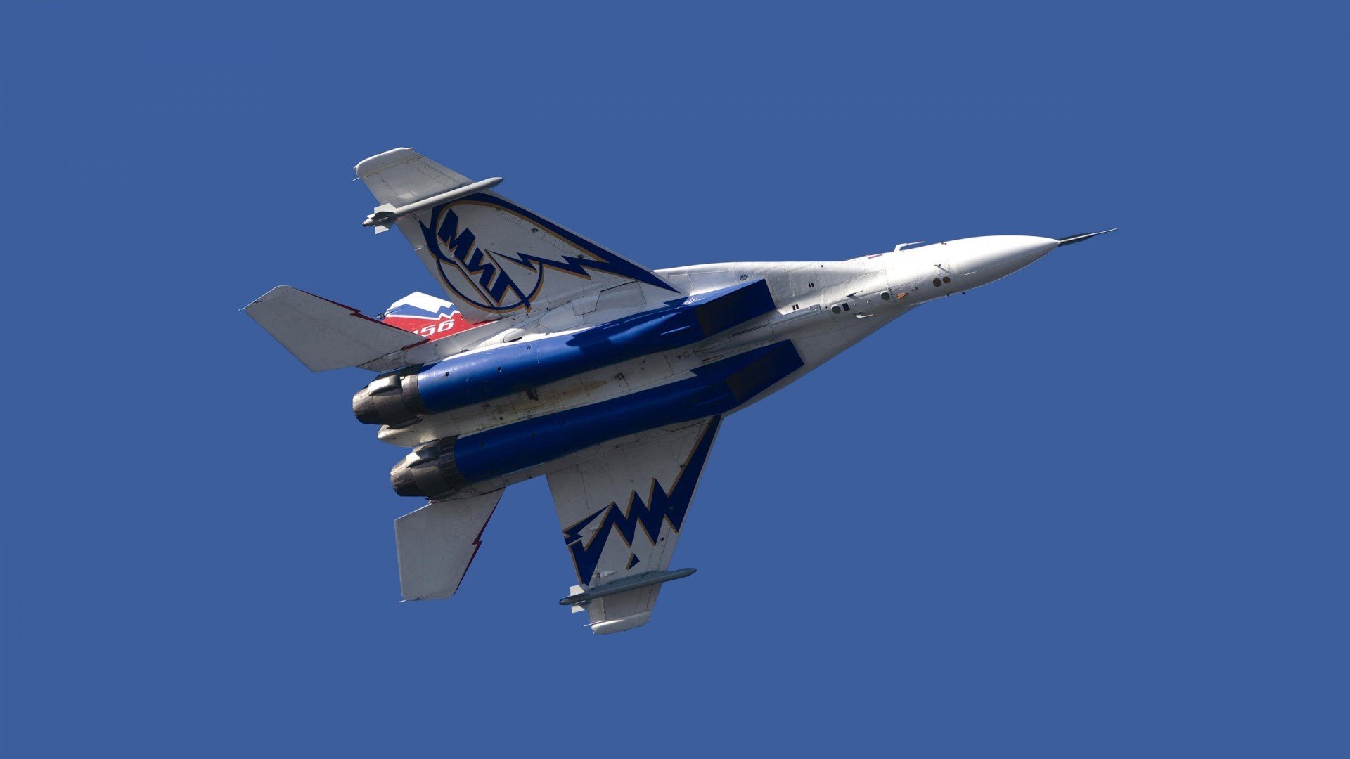 跨越太平洋的对决，当猛龙巅峰遇上深圳，库里如何用一记三分定义巨星价值