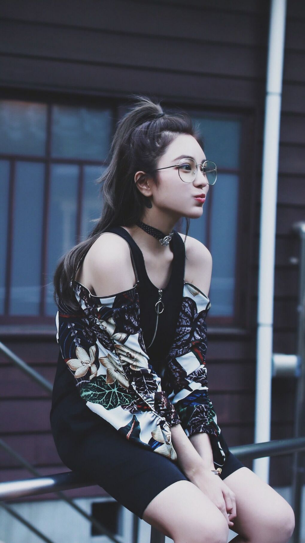 开云体育中国-跨越时空的绿茵对决，当突尼斯蓝白遇上马赛蓝，梅西在混沌中定义唯一